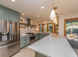 2871 NW Melville Dr, Bend, OR 97703