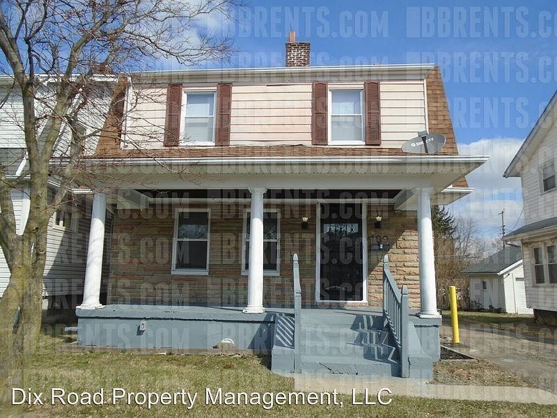 1st image of 109 Redwood Ave