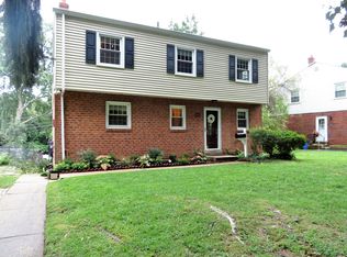 908 Lomond Ln, Philadelphia, PA 19128