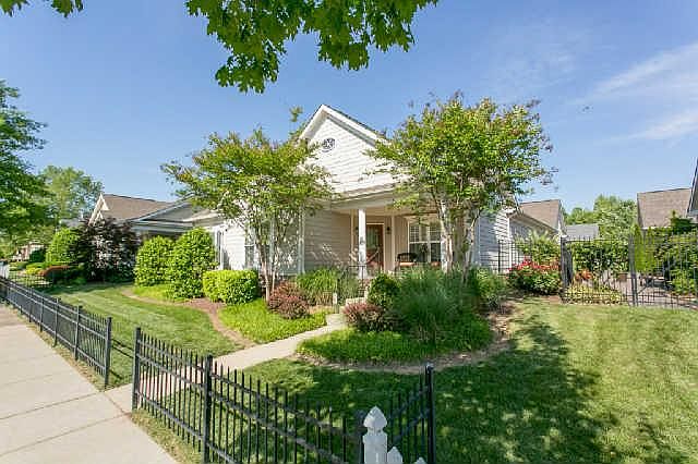 1st image of 544 Marigold Dr