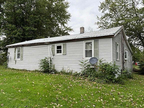 3rd image of 733 W Center Dr