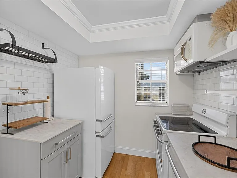 3812 N Oak Dr #M-32 — Photo 6