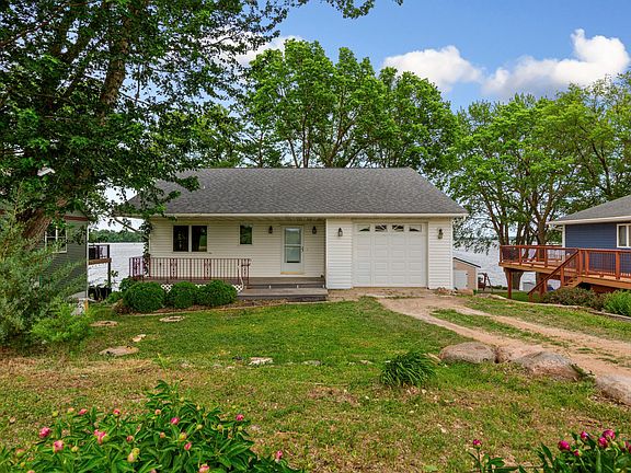 2nd image of 46039 Jefferson Lake Dr
