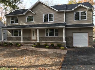 287 Wedgewood Dr, Paramus, NJ 07652