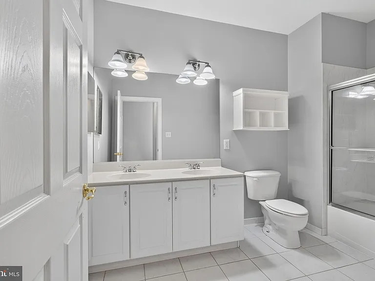 16 Oak Leaf Ln — Photo 51