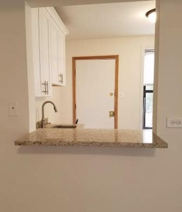 1st image of 1367 W Sunnyside Ave