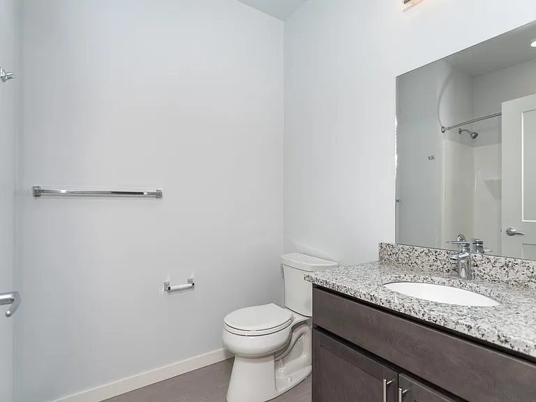 Midtown Reserve Apartment — Photo 4