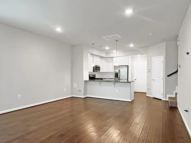 3201 Tribune Ct — Photo 22