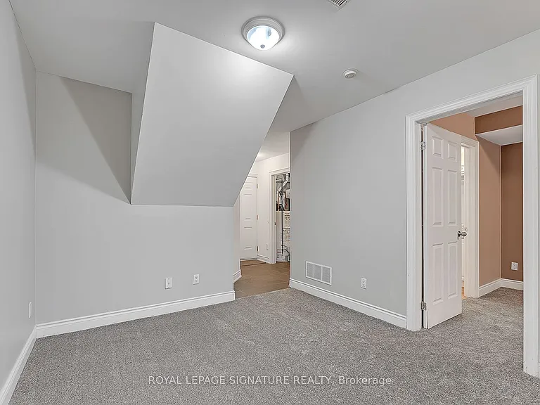 1019A College St — Photo 27