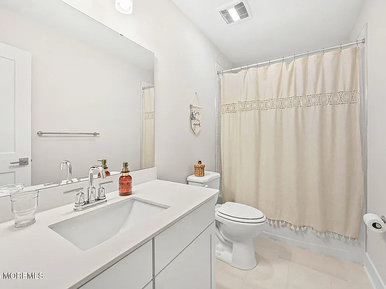 4039 Heron Dr — Photo 24