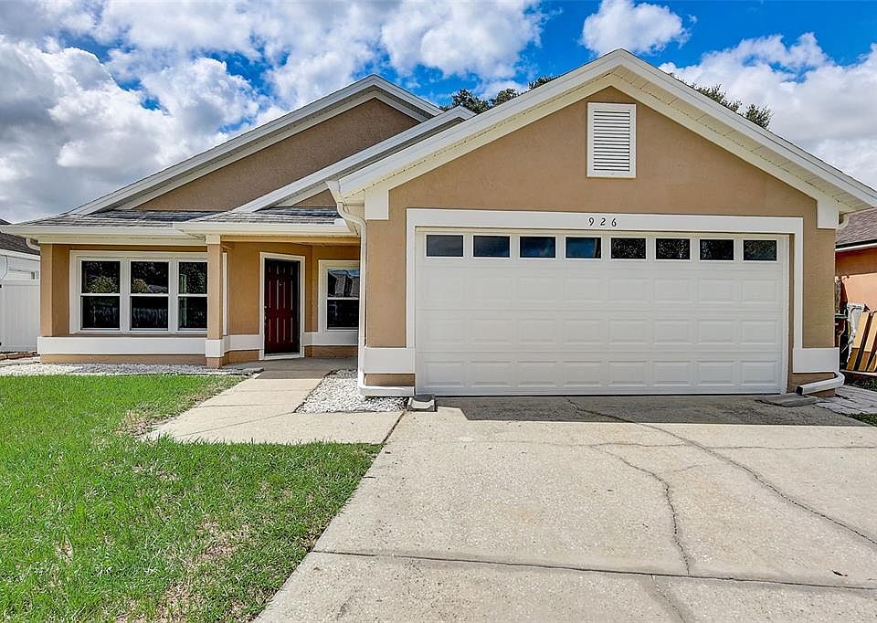 1st image of 926 River Wind Ave