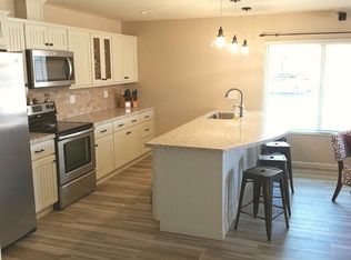 2221 Beechnut Rd, Tustin, CA 92780