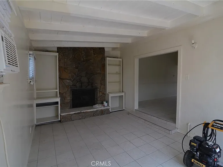 4907 McClintock Ave — Photo 5