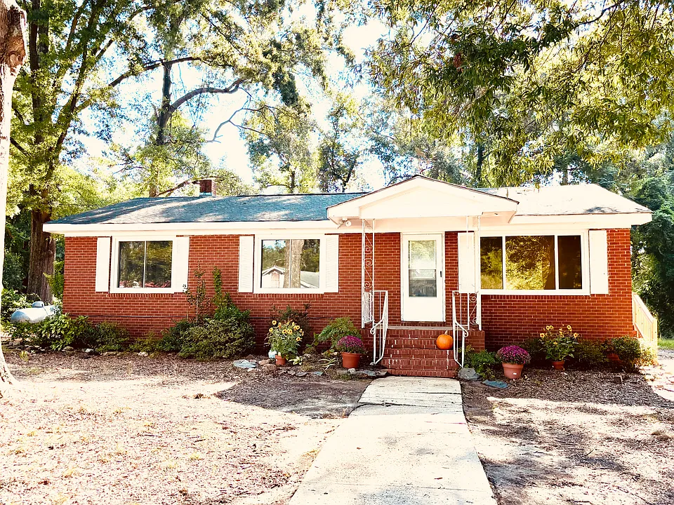 245 Howard Rd
