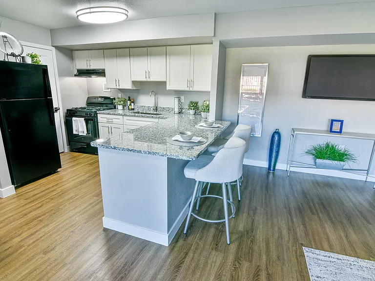 Verona at District Heights — Photo 11