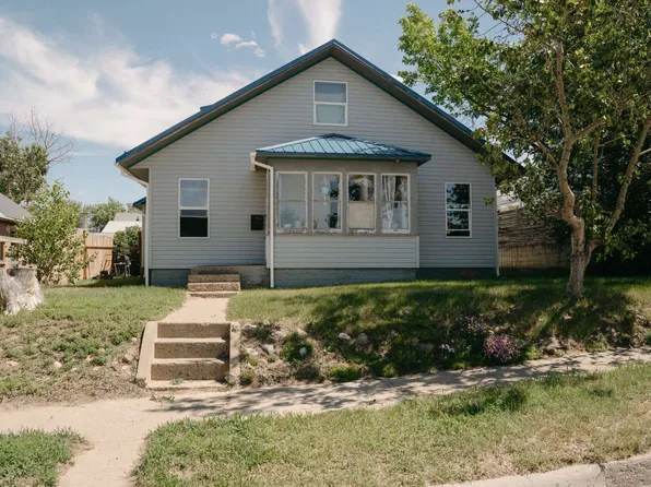 33 3rd Ave SE, Cut Bank, MT 59427