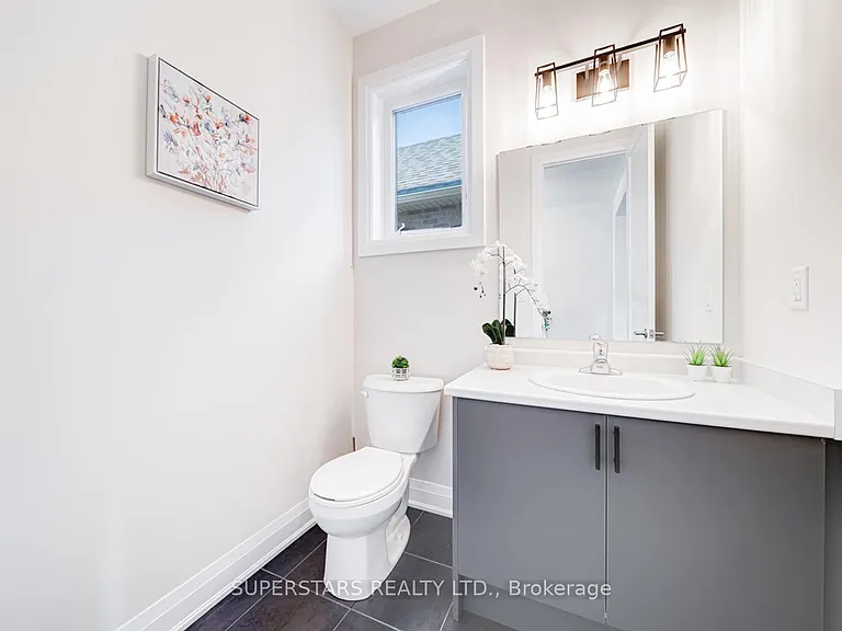 33 John Dallimore Dr — Photo 3