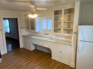 933 W Atlantic Ave FLOOR 2, Waukegan, IL 60085