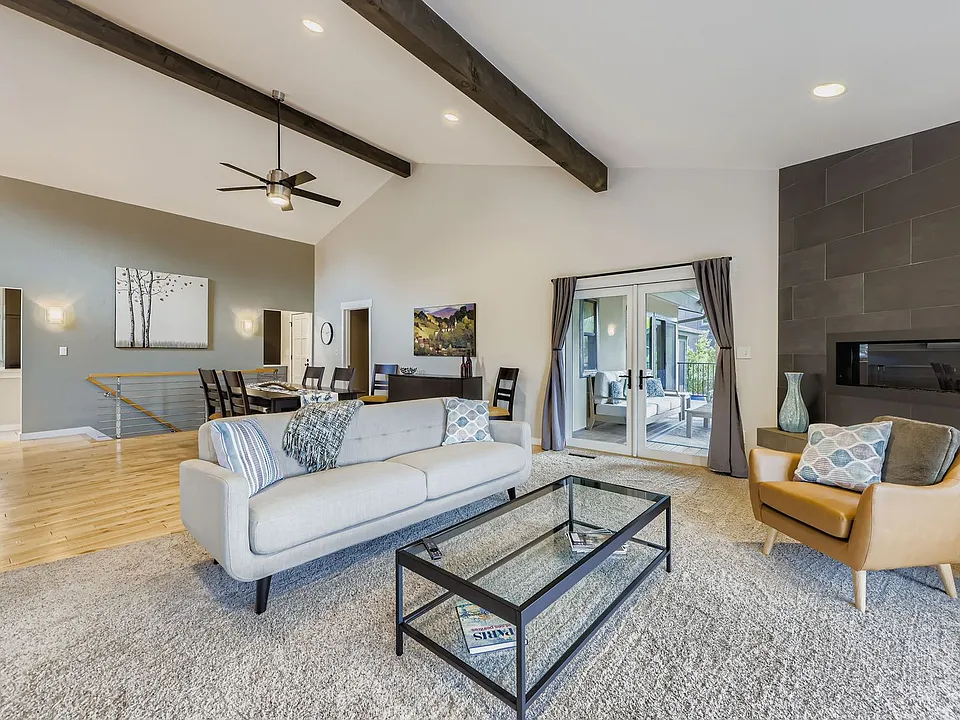 1261 Westview Dr
