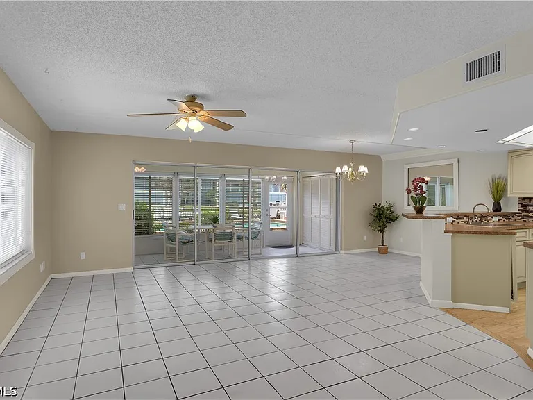 1409 SE 46th Ln #105 — Photo 15