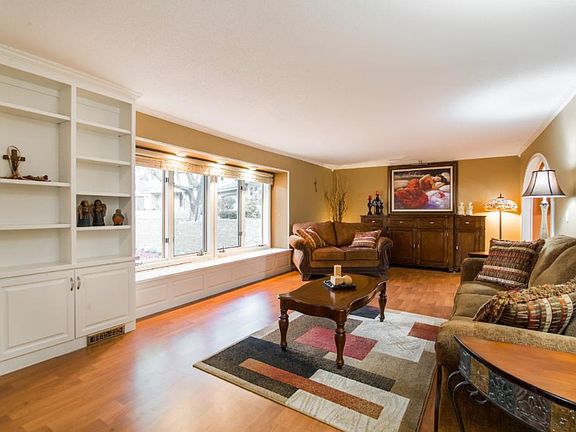 2nd image of 2813 Crater Ct