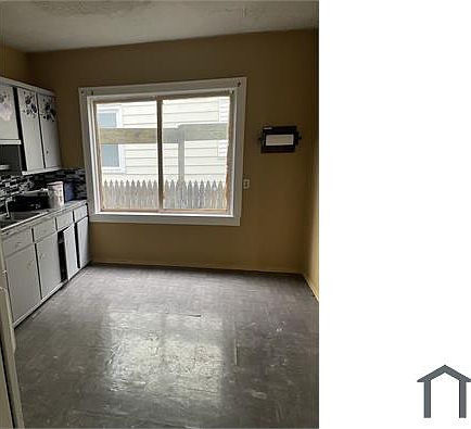 5th image of 183 Delamaine Dr