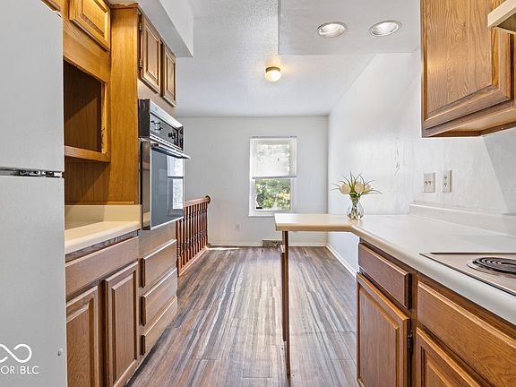 5th image of 10064 Penrith Dr