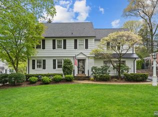 208 Hamilton Rd, Ridgewood, NJ 07450