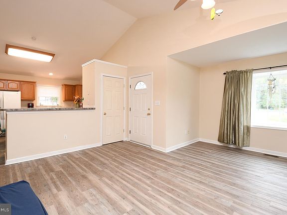 3rd image of 1009 McKinney Blvd