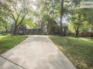 2609 W 70th St, Mission Hills, KS 66208