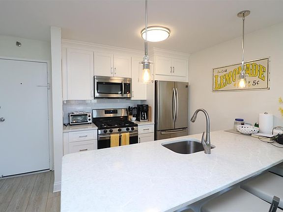 3rd image of 9300 Atlantic Ave APT 219