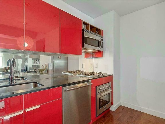 5th image of 88 Greenwich St APT 425