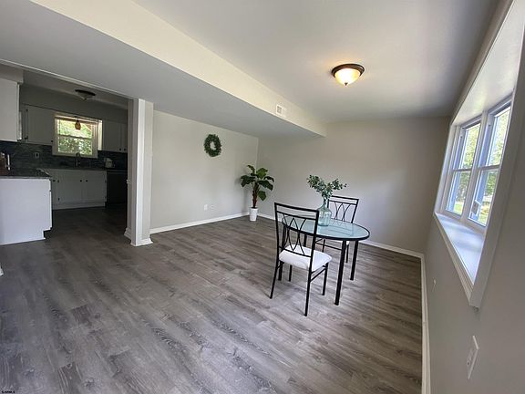4th image of 282 W Koch Ave