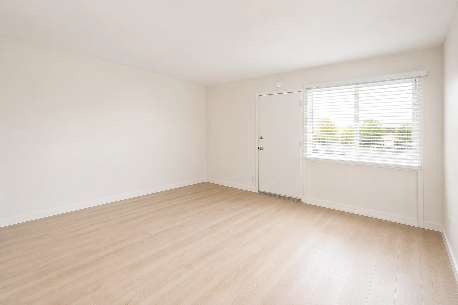 Studio, 475 sqft, $1,640 — Photo 3