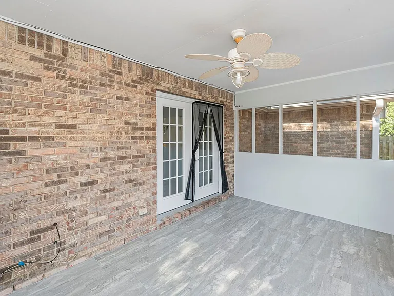 305 Parkwood Pl — Photo 33