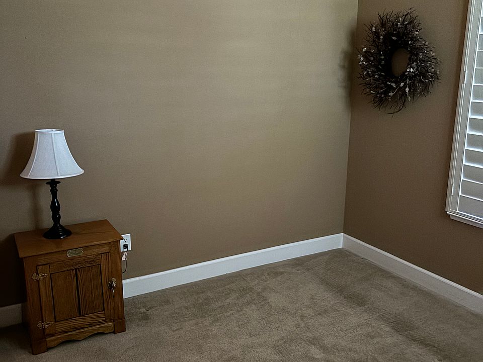 FRONT BEDROOM