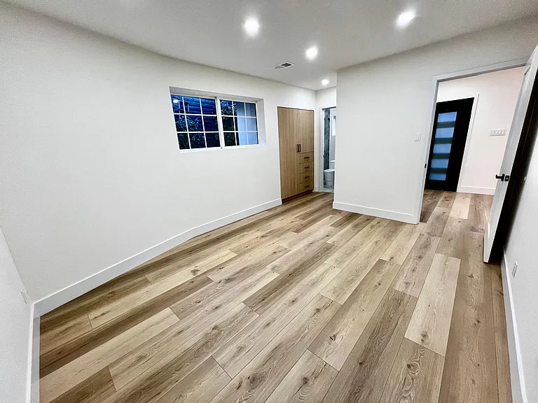 21360 Avenue San Luis — Photo 21