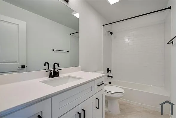 1412 Victoria St — Photo 26