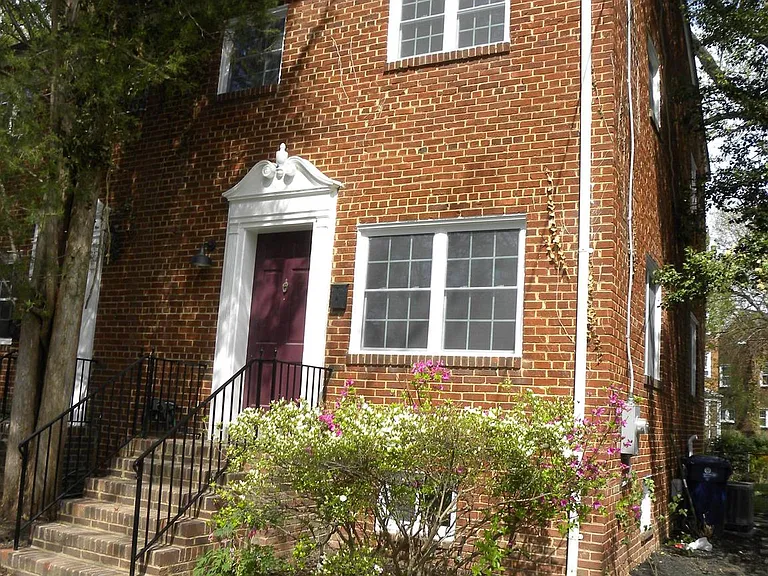 609 Ramsey St — Photo 1