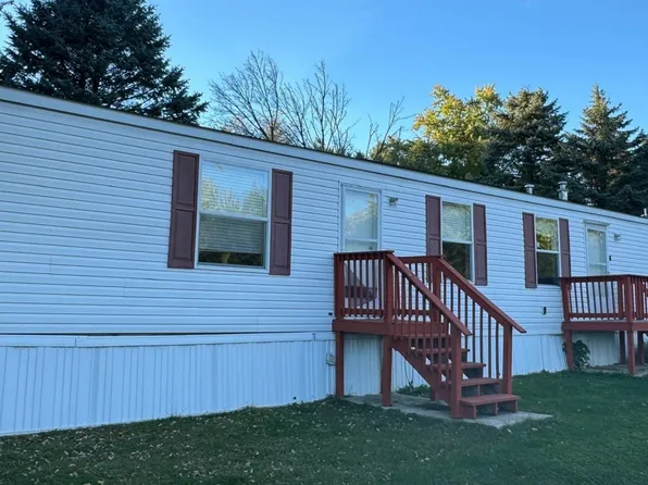 4495 Harris Dr, Poplar Grove, IL 61065