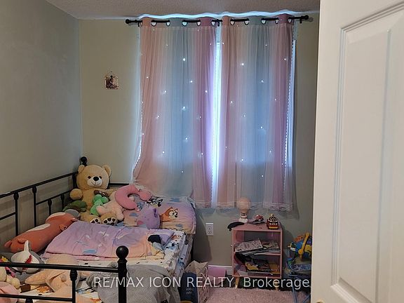 5th image of 50 Chapman Ct Unit 7