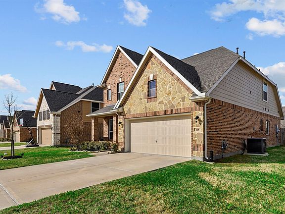 2nd image of 118 San Bernard Dr