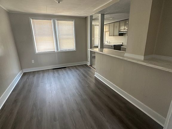 3rd image of 3084 Congress Rd