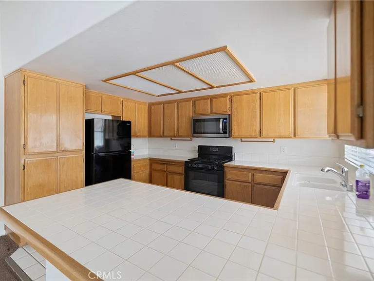 15589 Cheyenne St — Photo 5