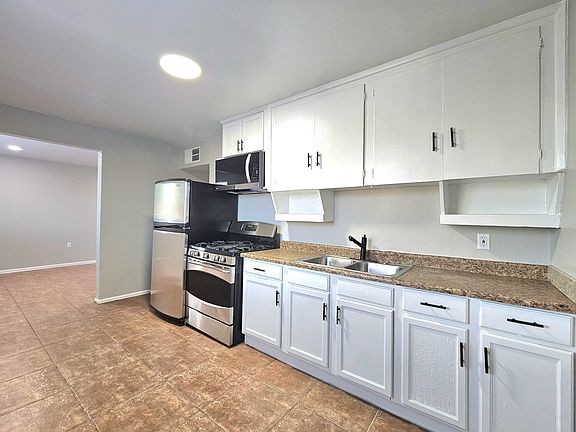 3rd image of 1507 W Tonto St APT 1