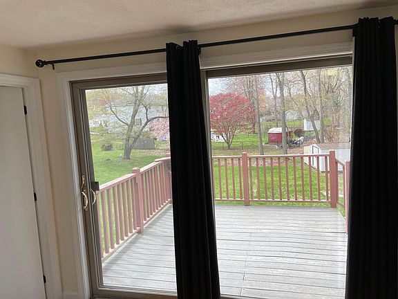 4th image of 30 Riverdale Ave