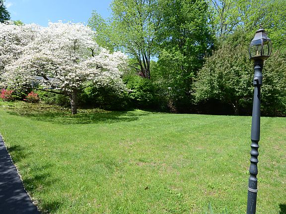 2nd image of 74 Hidden Hollow Ln