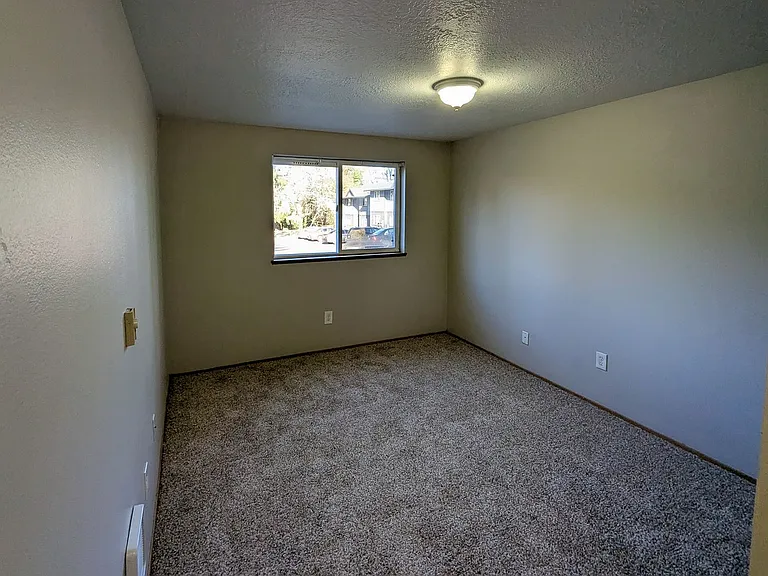 Silverwood Apartments — Photo 98