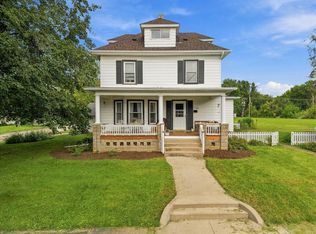 1702 E 5th St, Sterling, IL 61081