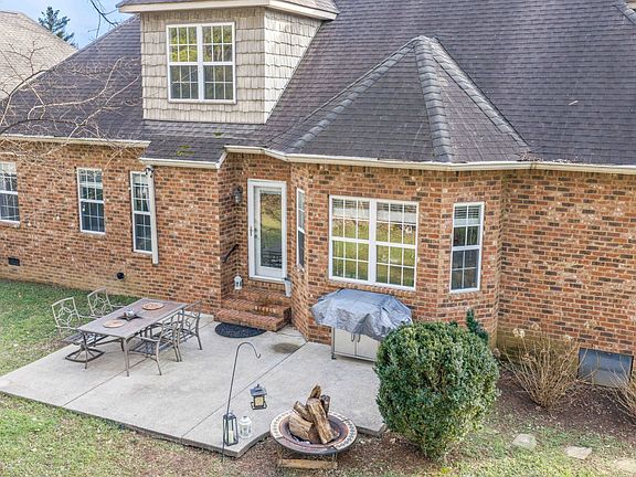3rd image of 3424 Deerview Dr